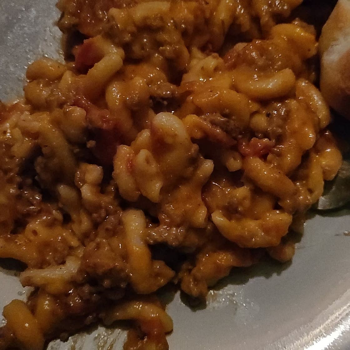 Skinny One Pot Cheeseburger Pasta Skillet