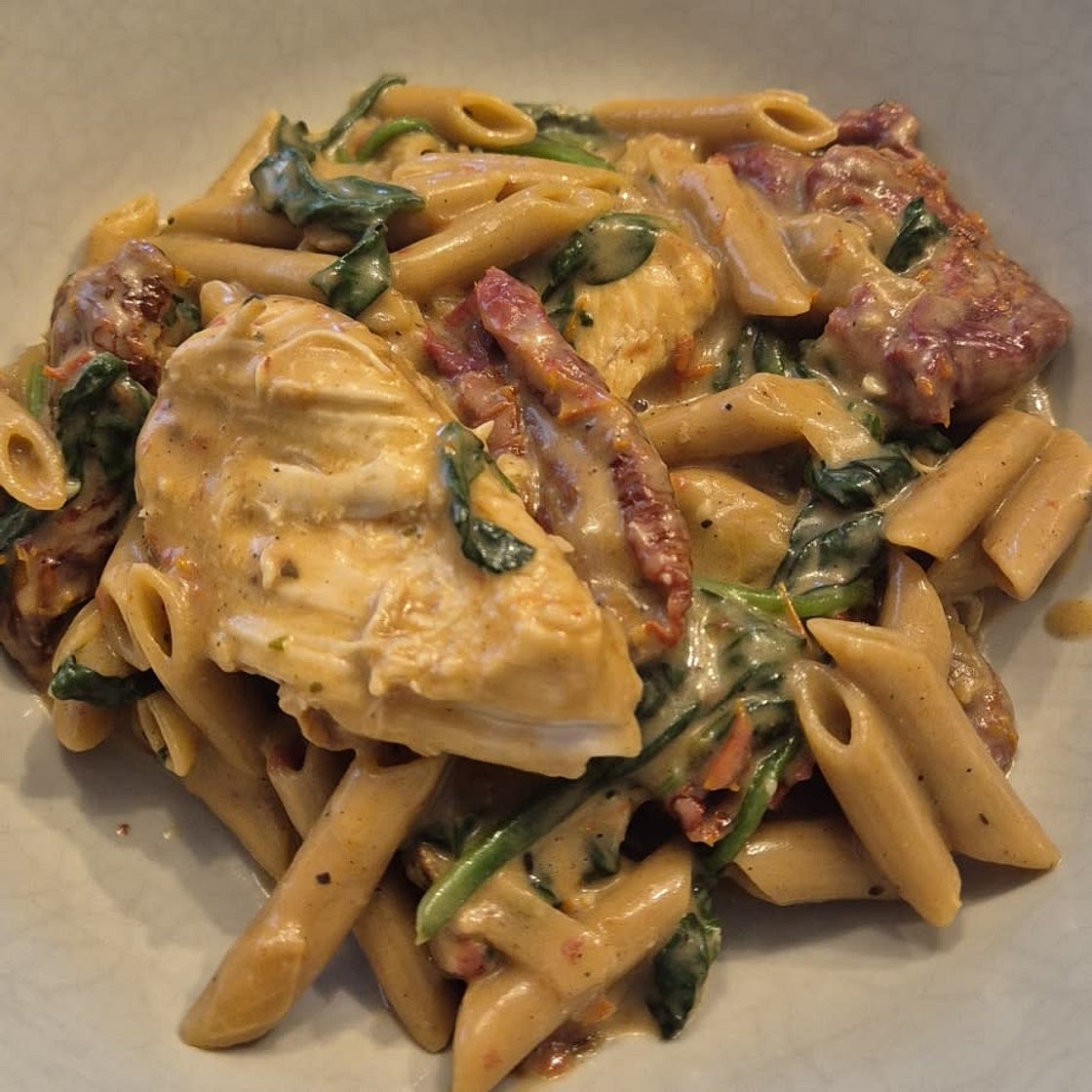 Tuscan Chicken Mac And Cheese (ONE POT, STOVE TOP)
