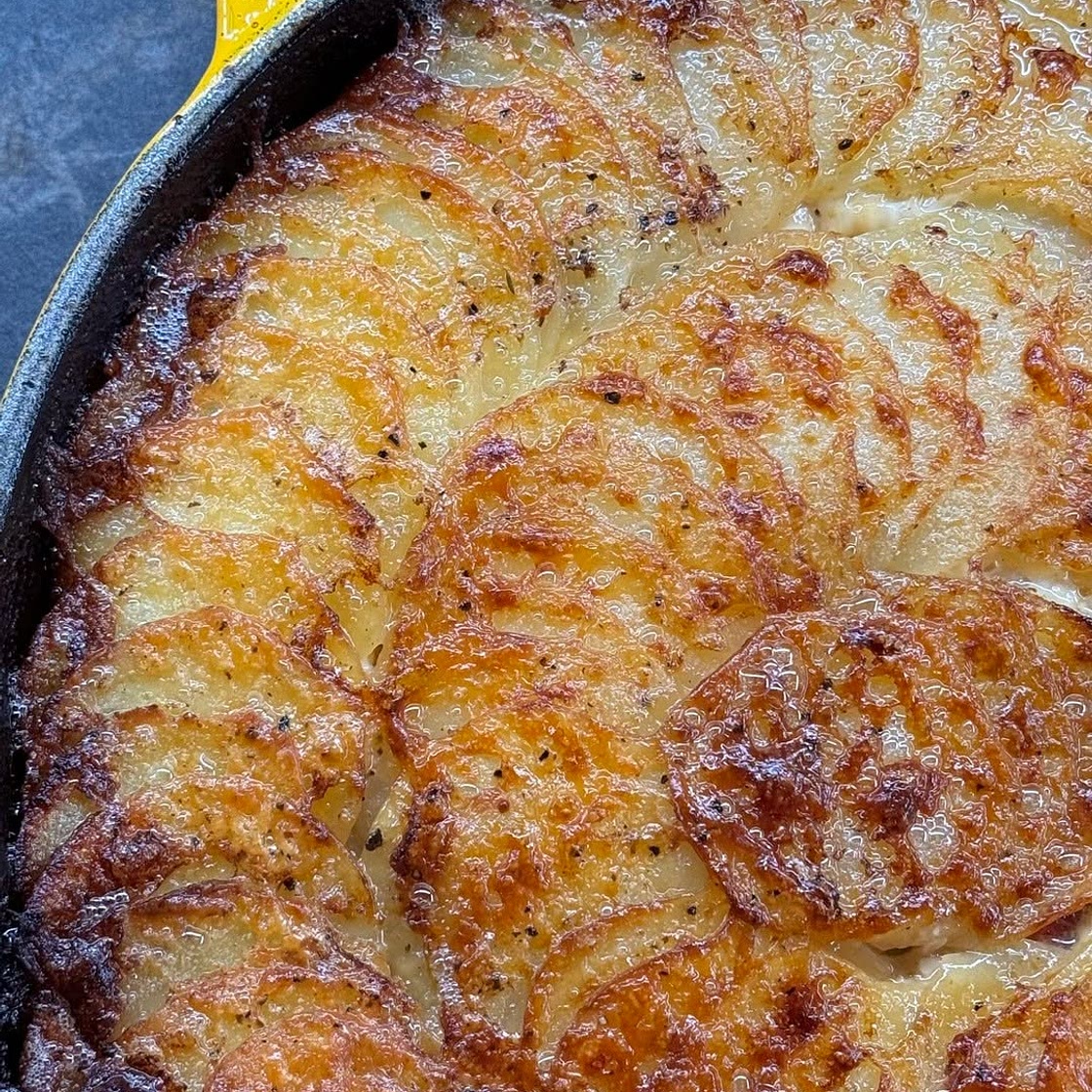 Patate + formaggi di qualità + pancetta affumicata... non si sbaglia mai 😎