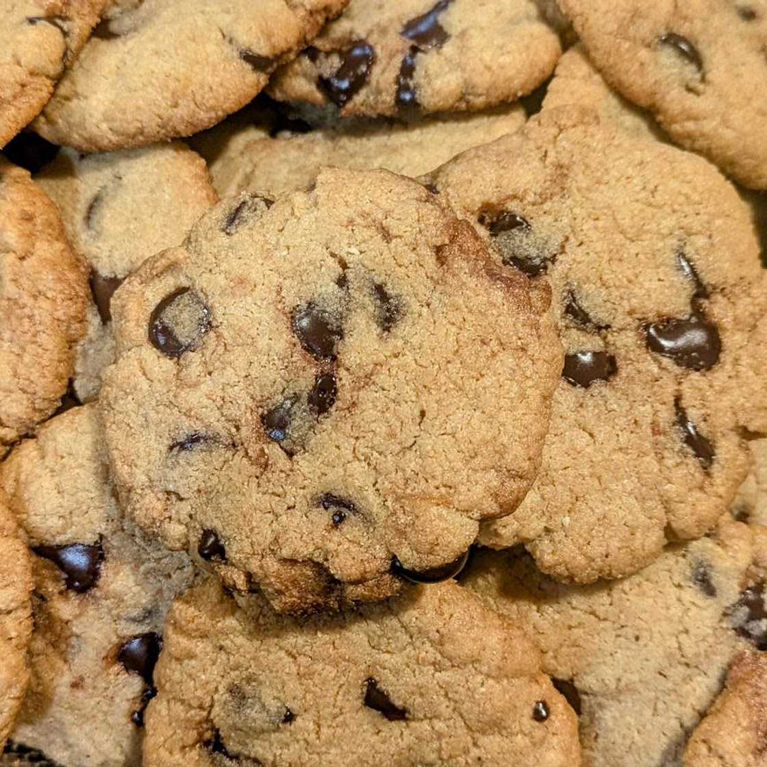 Keto Chocolate Chip Cookies
