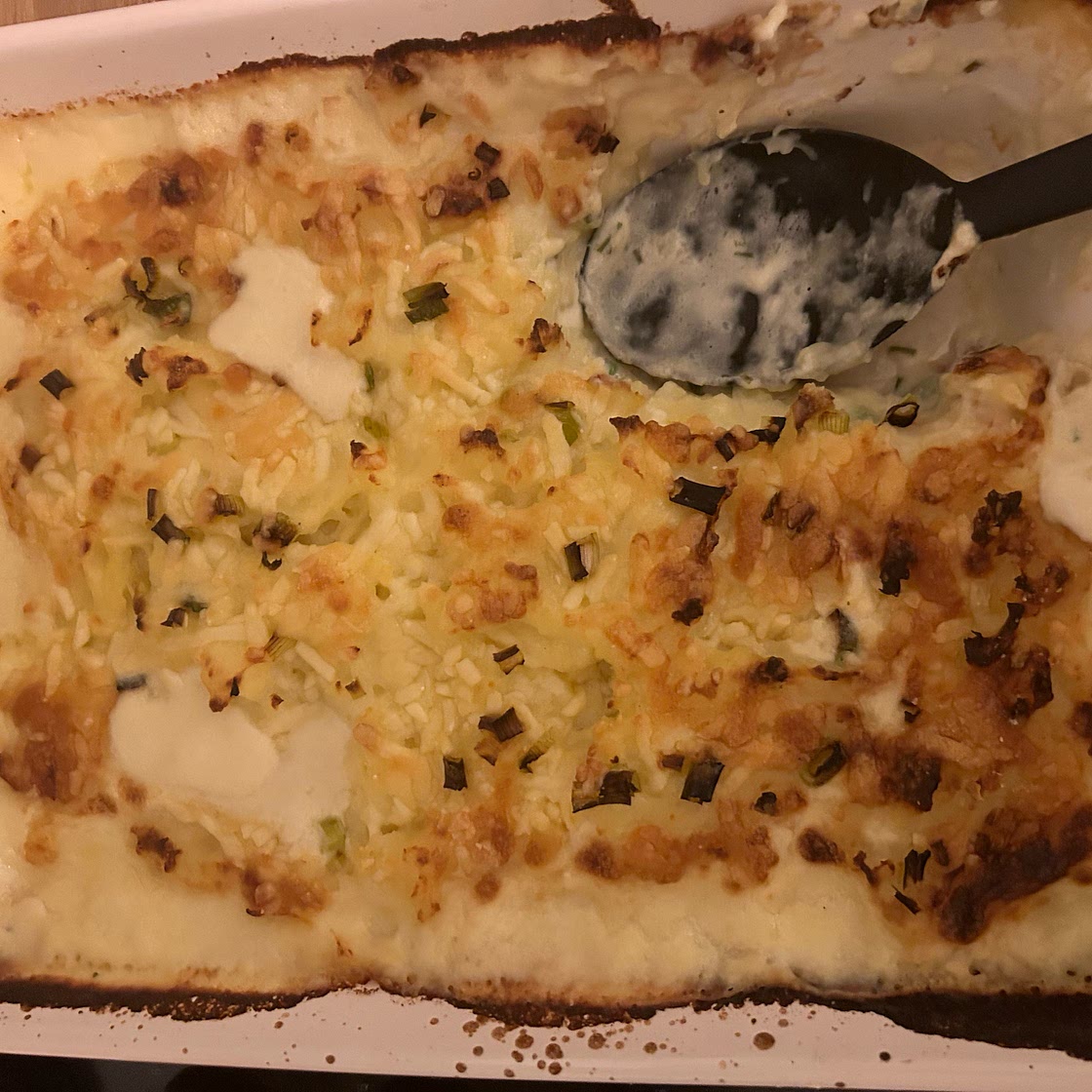 Creamy fish & leek pie