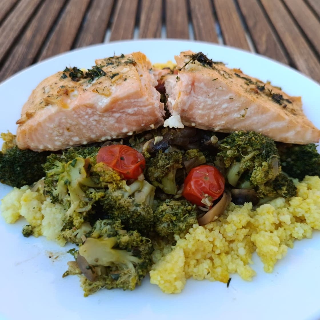 Sicilian-style salmon with garlic mushrooms