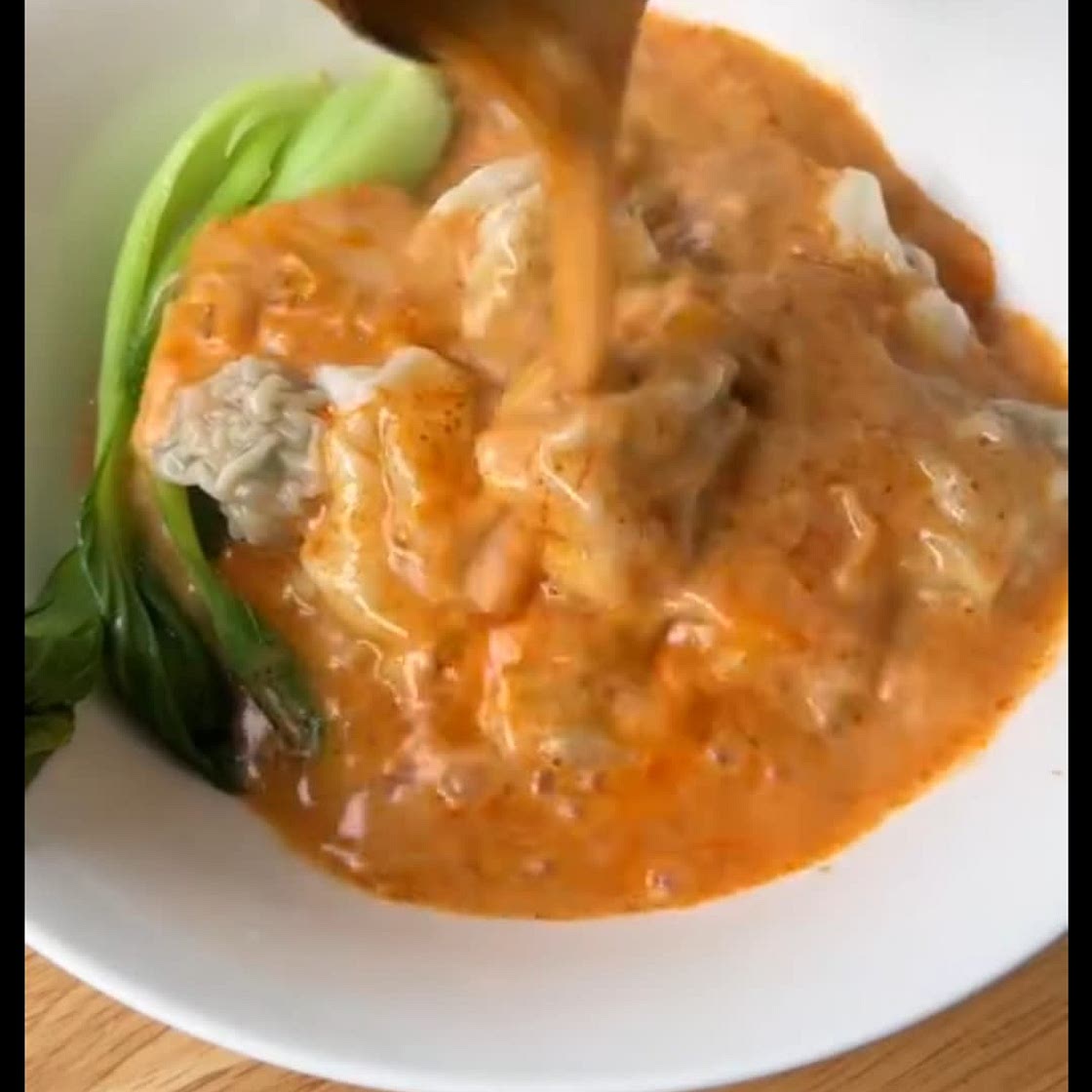 Red curry gyoza soup