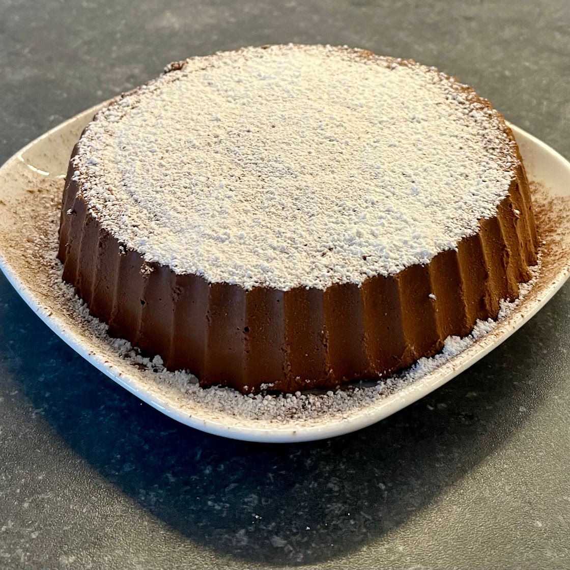 Apple & dark chocolate mousse cake