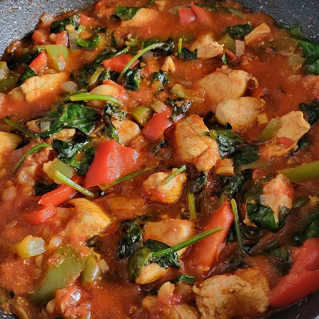 Creamy Spinach and Pepper Chicken - Join Your Life