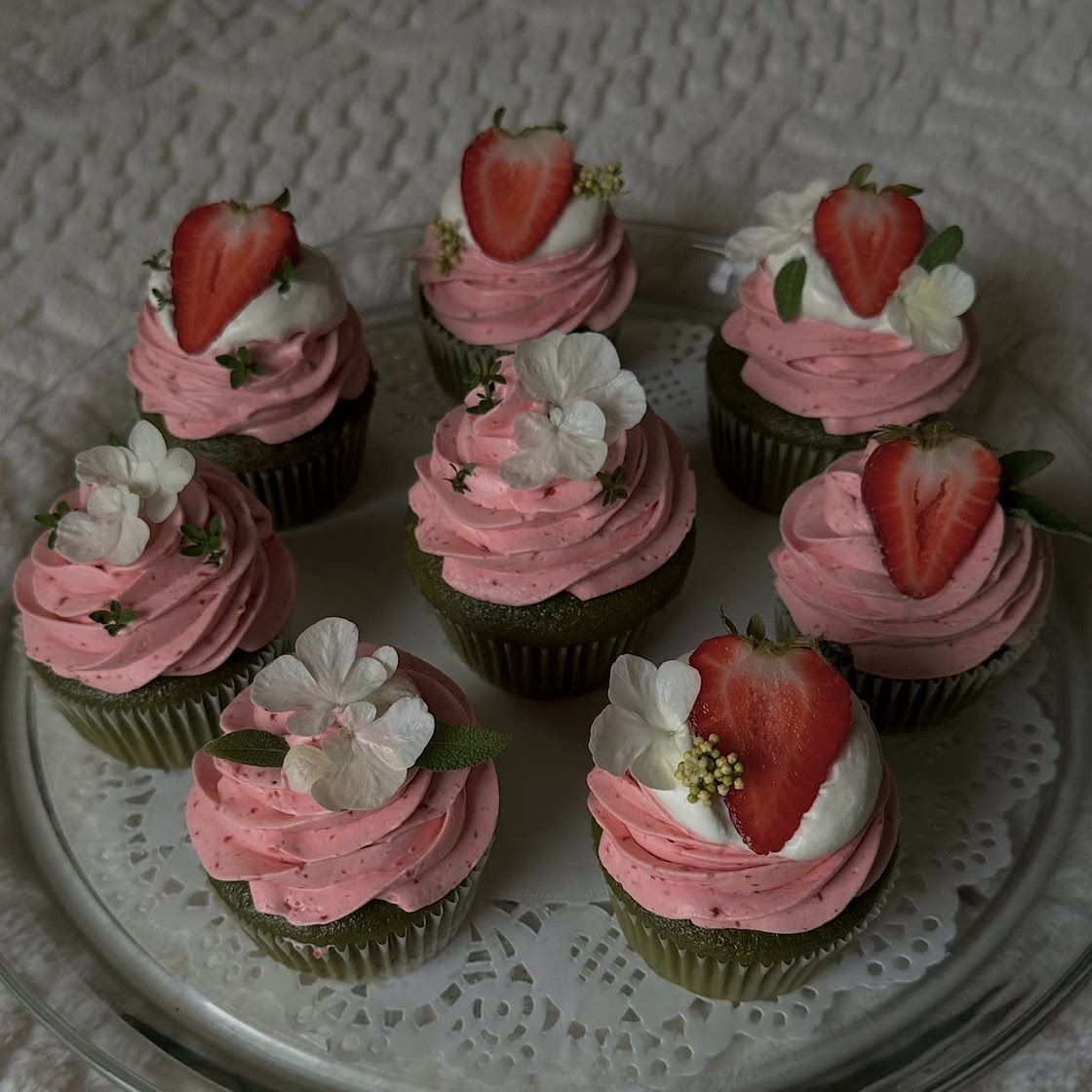 Strawberry Matcha Cupcakes 🍓🍵