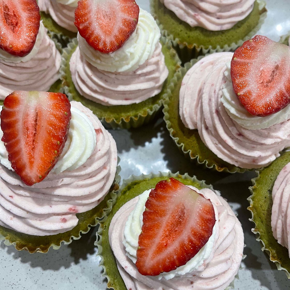 Strawberry Matcha Cupcakes 🍓🍵