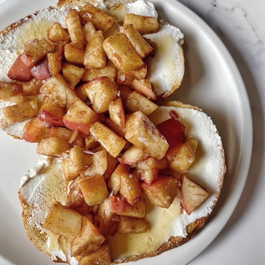 Apple Cinnamon Ricotta Toast is the Fall Breakfast You Need