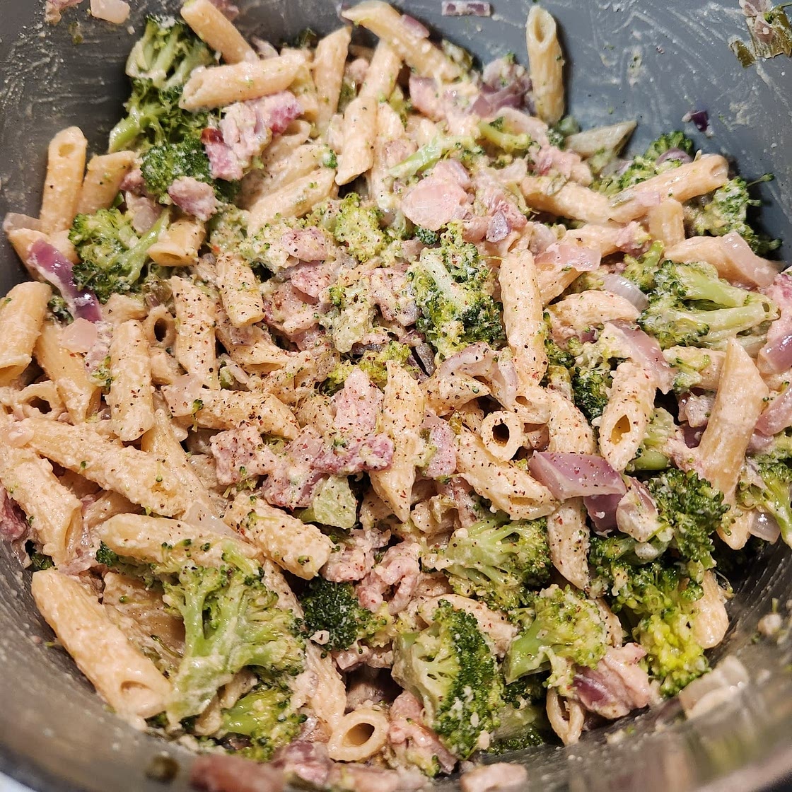 Creamy bacon broccoli penne (low salt low carb)