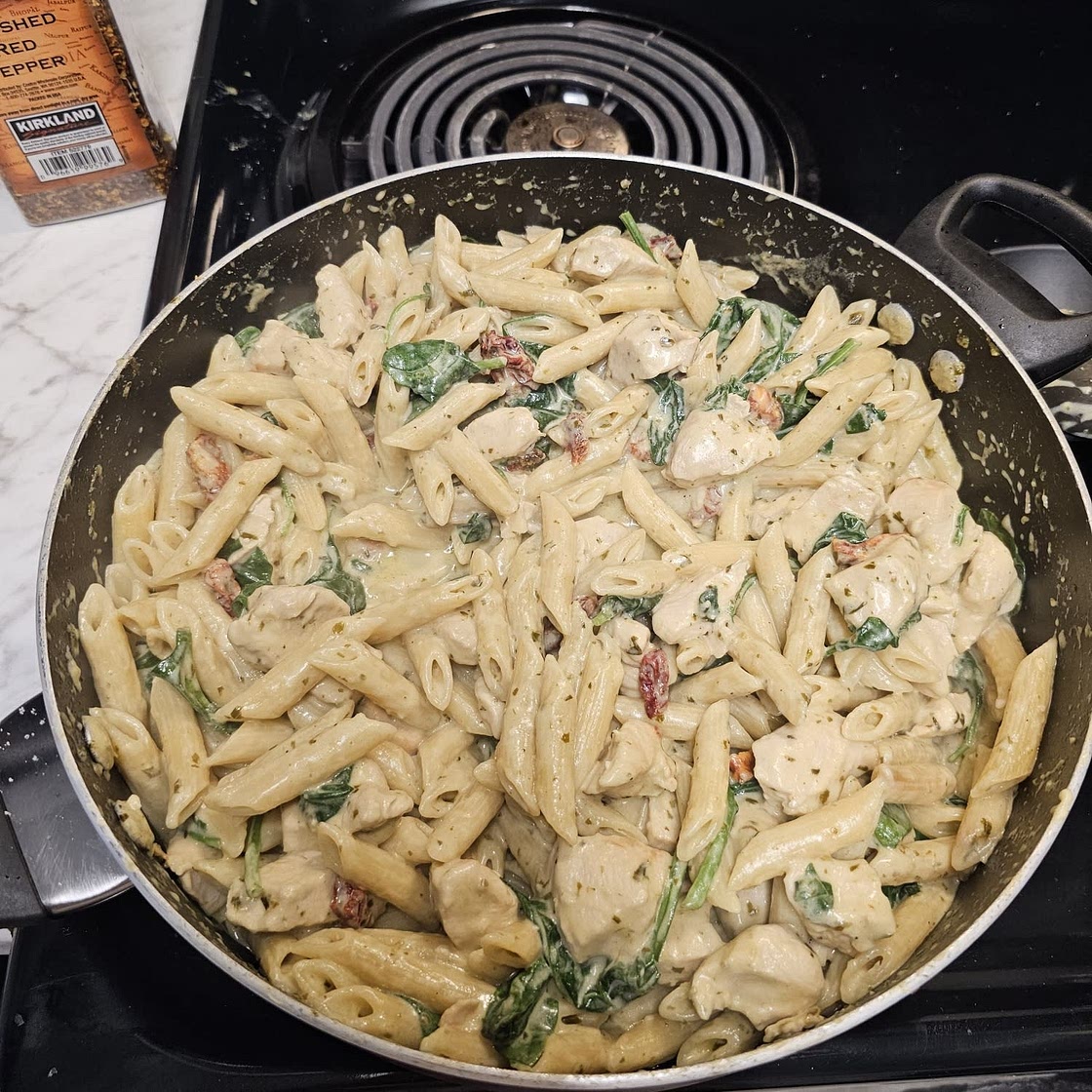 One Pot Creamy Pesto Chicken Pasta