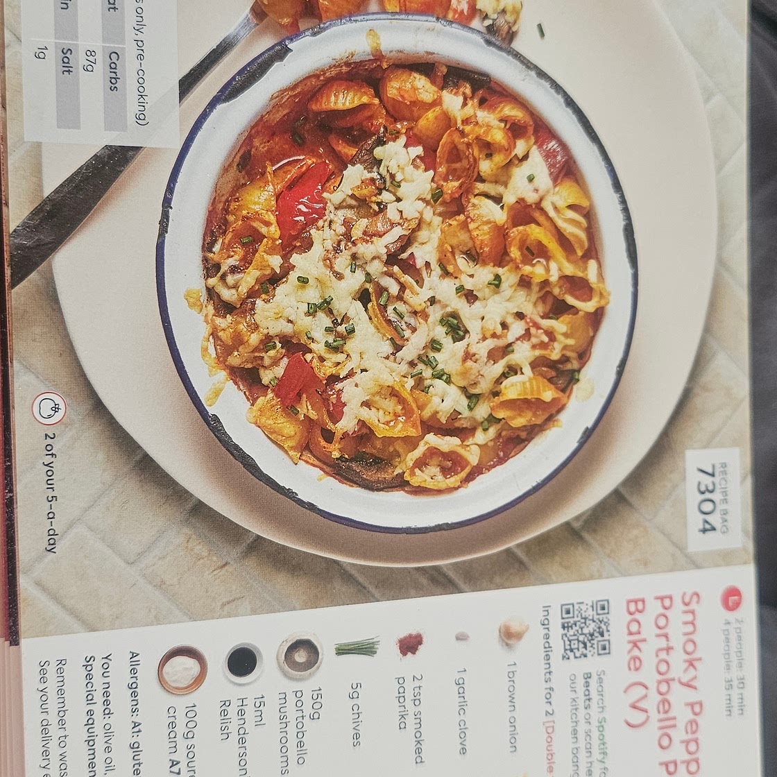 Smoky pepper & portobello pasta bake