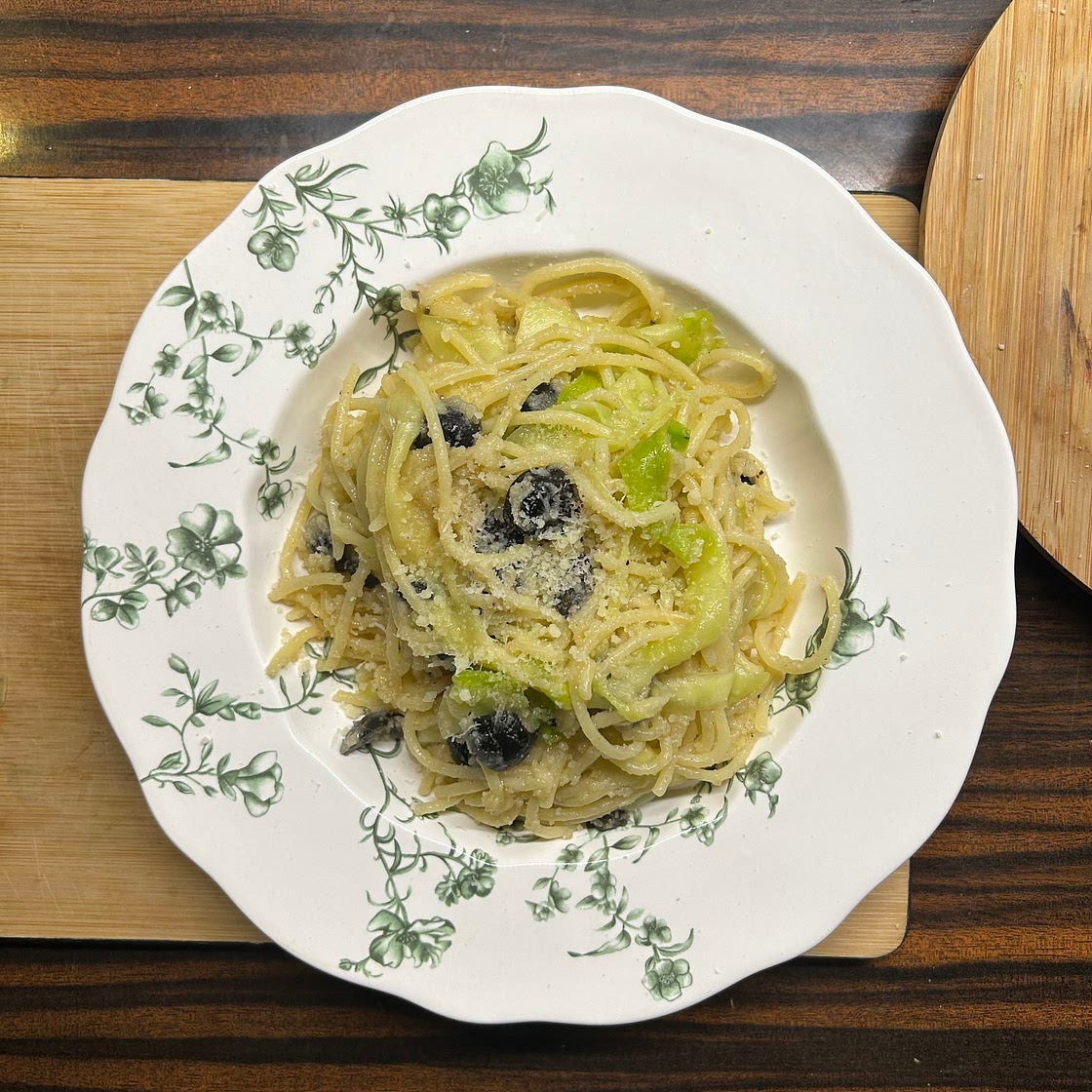Mediterranean Zucchini Spaghetti