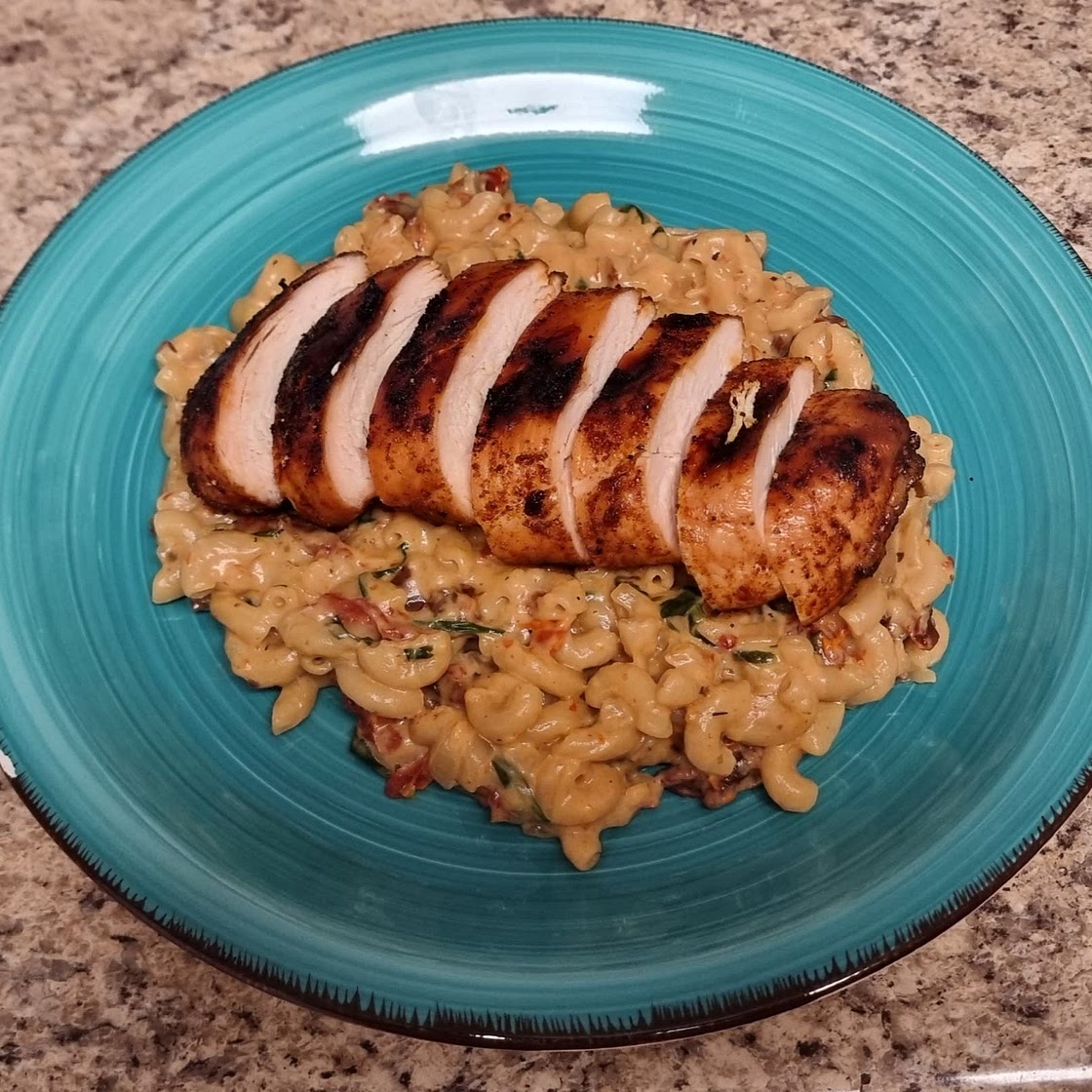 Tuscan Chicken Mac And Cheese (ONE POT, STOVE TOP)