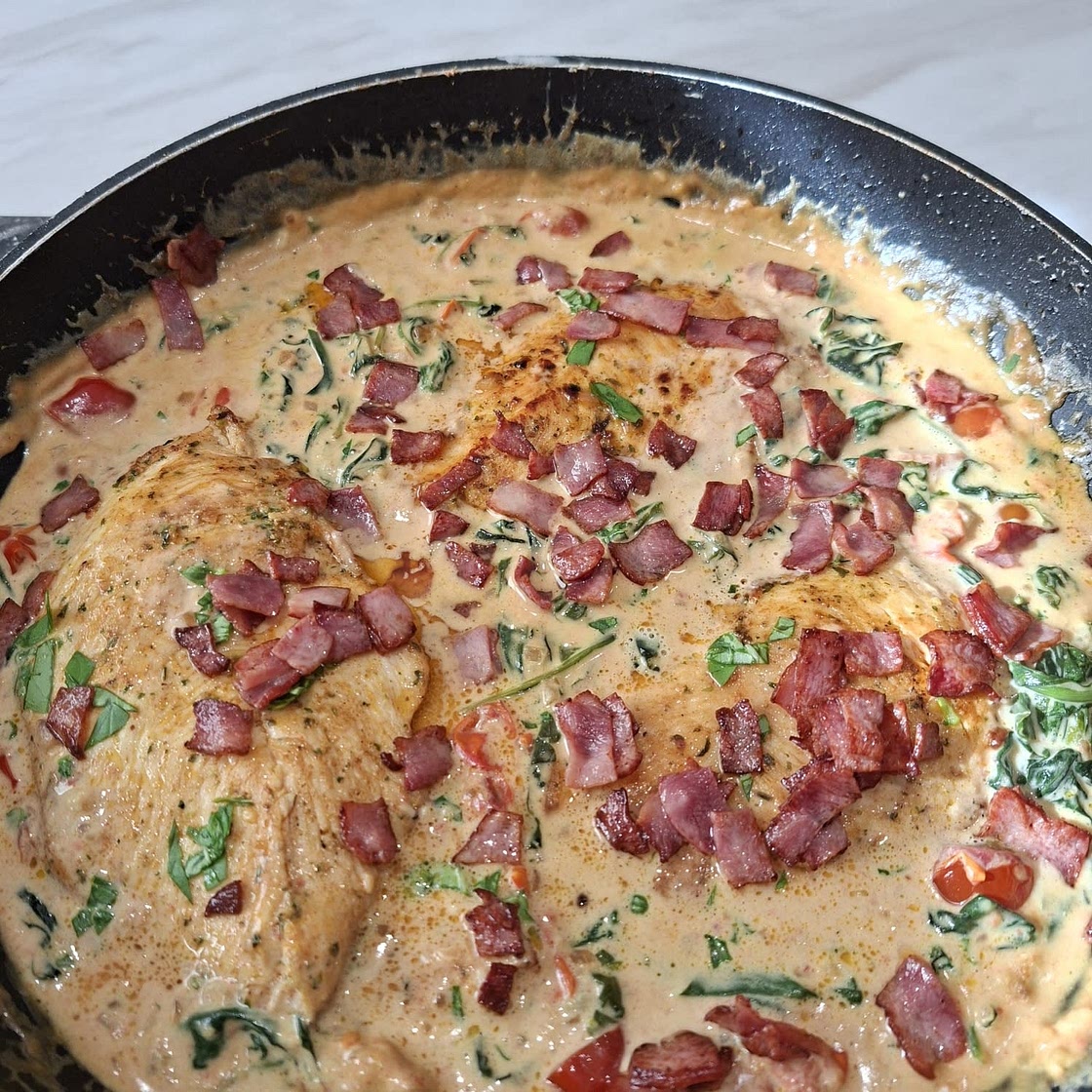 Creamy BLT Chicken {Paleo, Whole30, Keto}