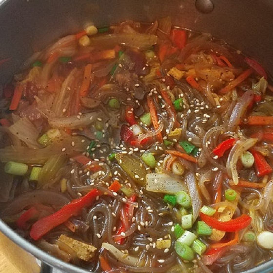 Veggie rich Sour & Spicy beef glass noodle soup 蔬菜版牛肉酸辣汤