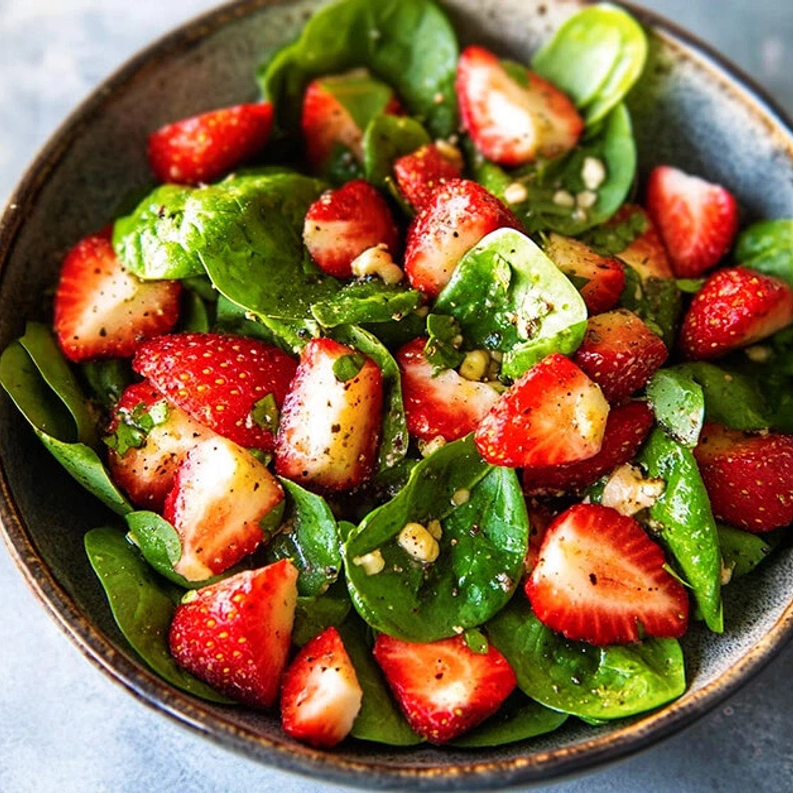 Fresh Spinach and Strawberry Salad