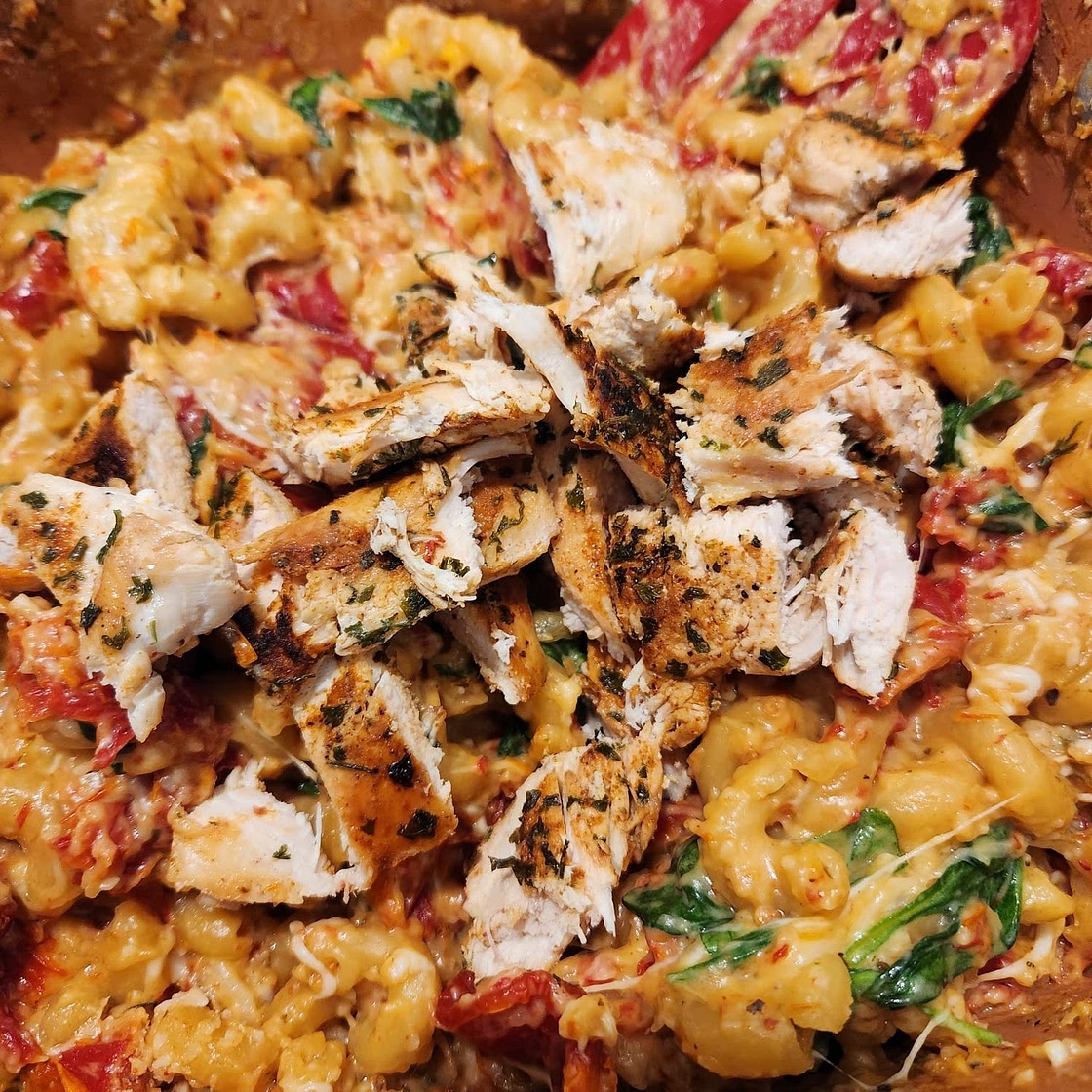 Tuscan Chicken Mac And Cheese (ONE POT, STOVE TOP)