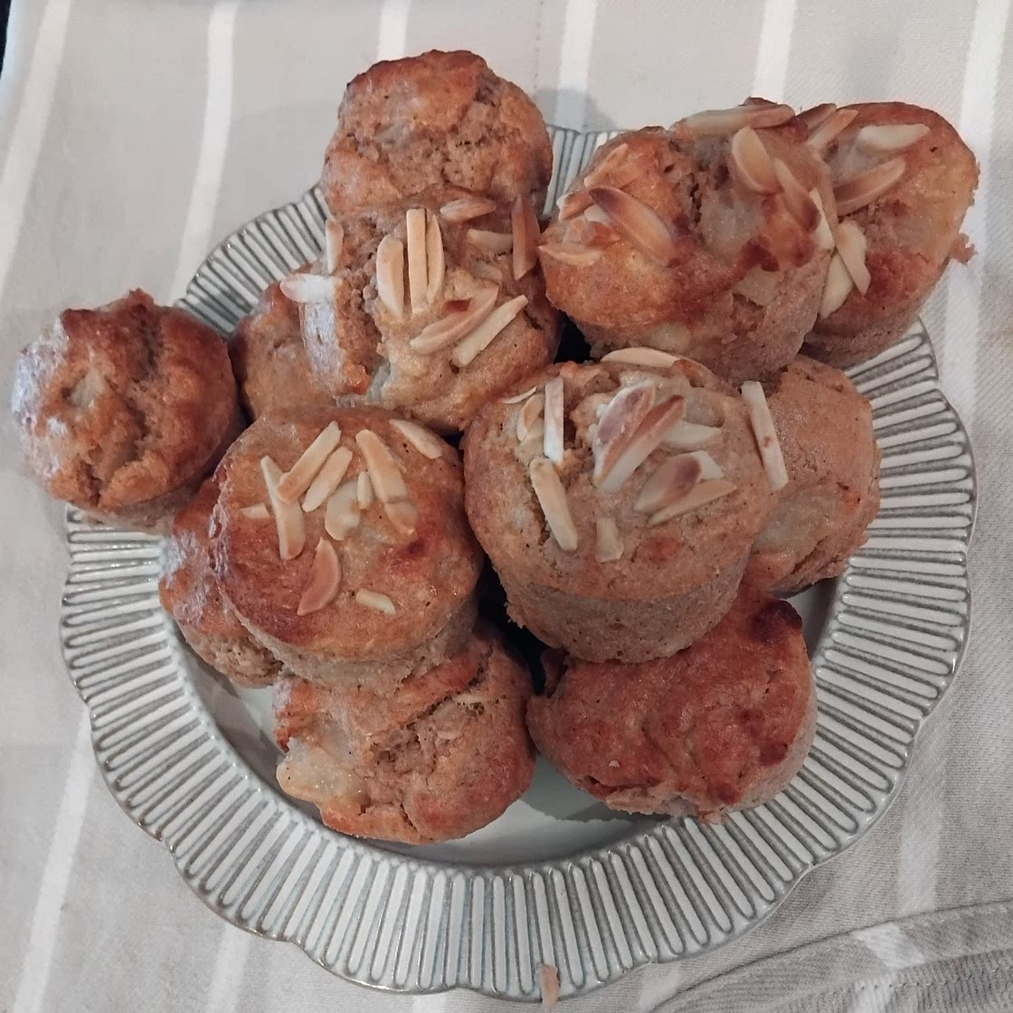 Chunky pear and oat sugar-free muffins recipe