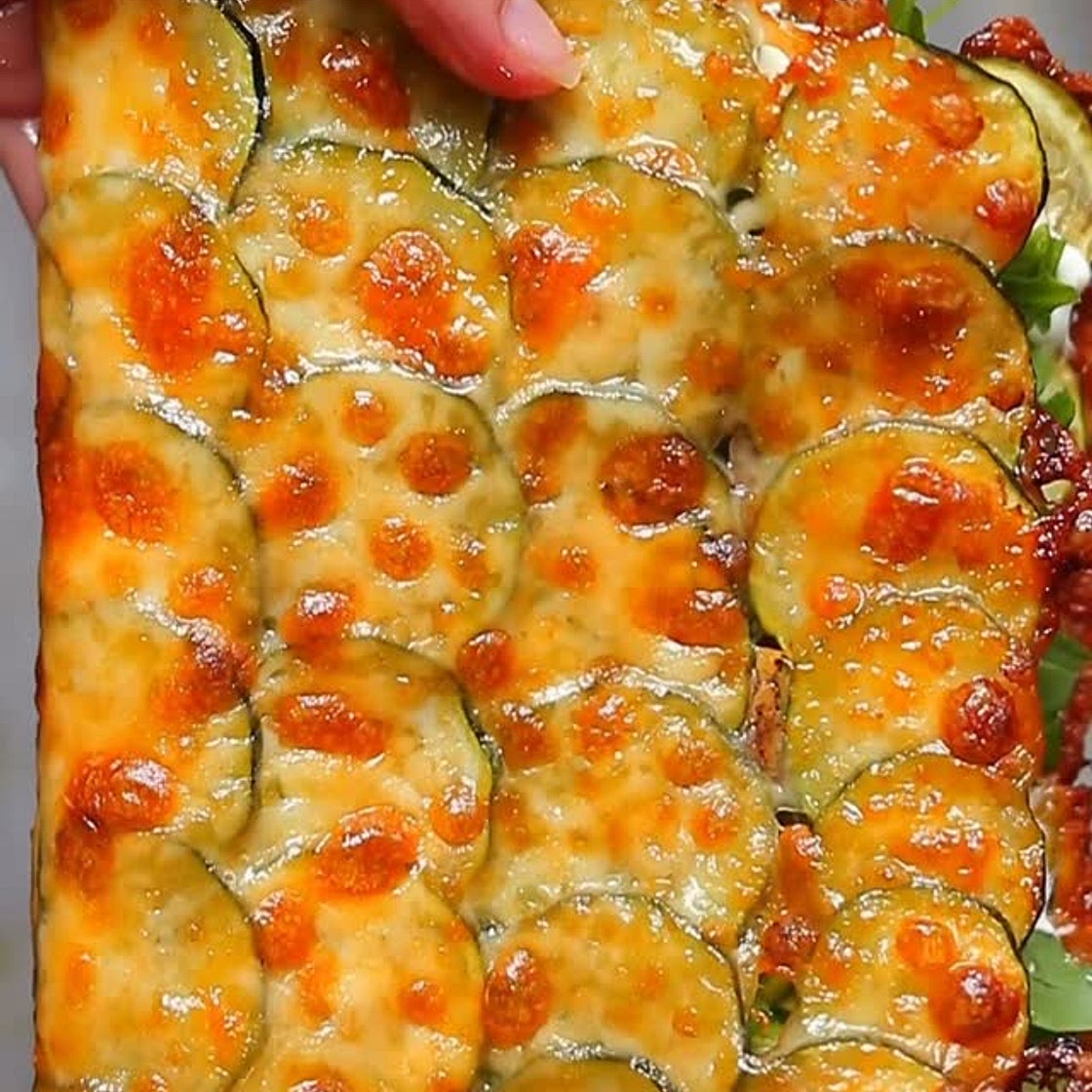 TOAST di ZUCCHINE 😍me l’avete chiesta ed ecco qui la versione con le zucchine! Un pranzo o cena fresco e perfetto per l’estate, croccantissimo fuori e da farcire a piacere con quello che più ci piace! ✅Salva il Reel, per averla sempre a portata di mano 😊