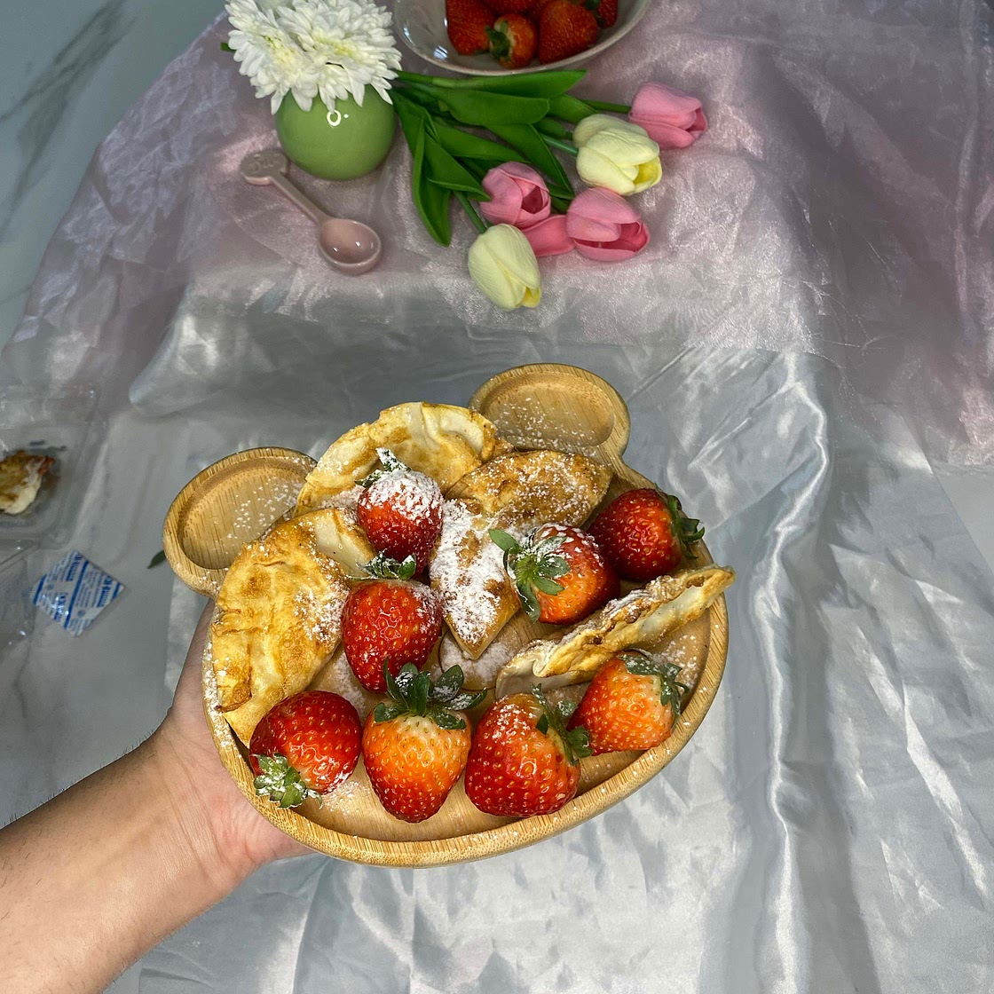 Strawberry cheesecake dumplings 