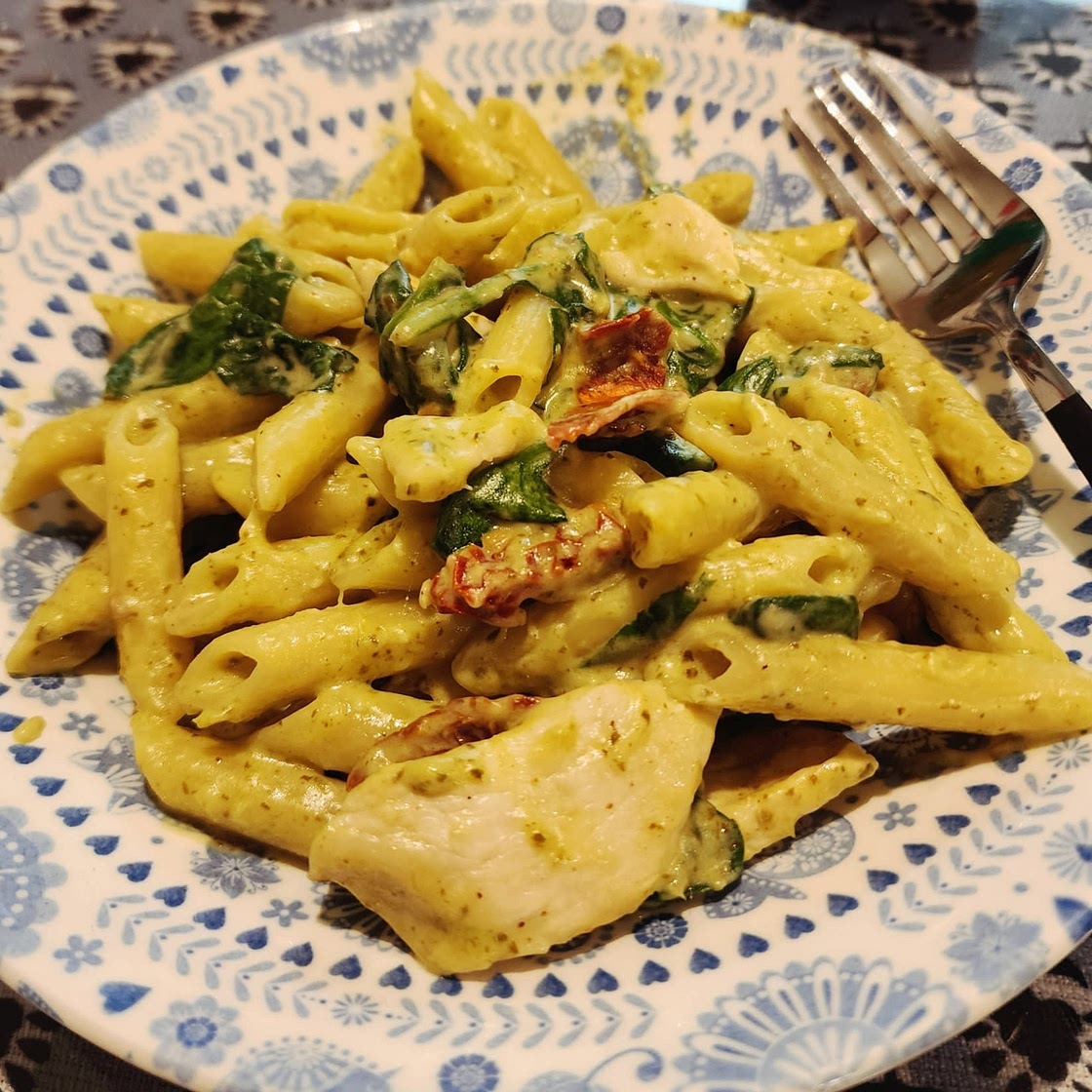 One Pot Creamy Pesto Chicken Pasta