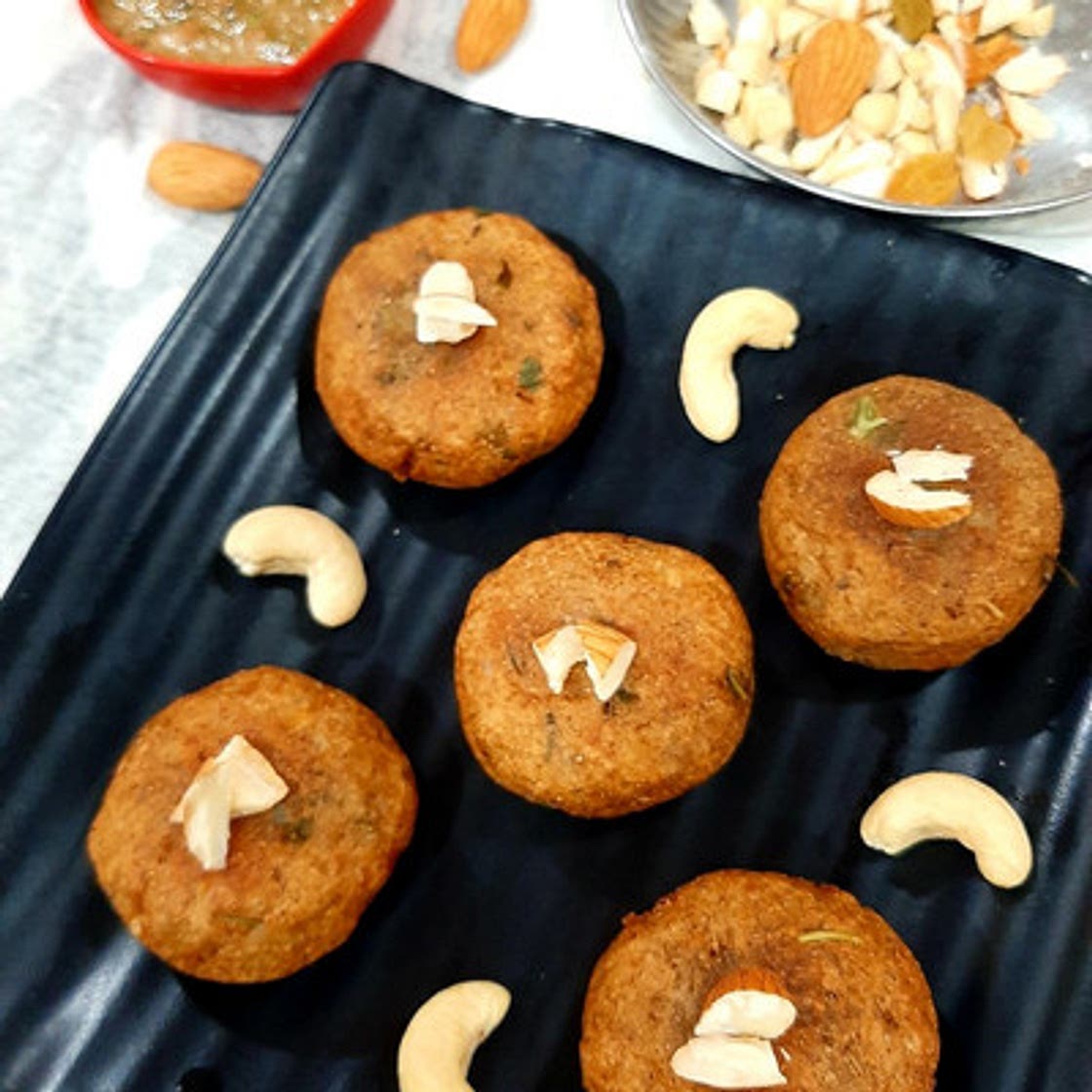 ड्राई फ्रूट कचौड़ी (Dry Fruit Kachori recipe in Hindi)