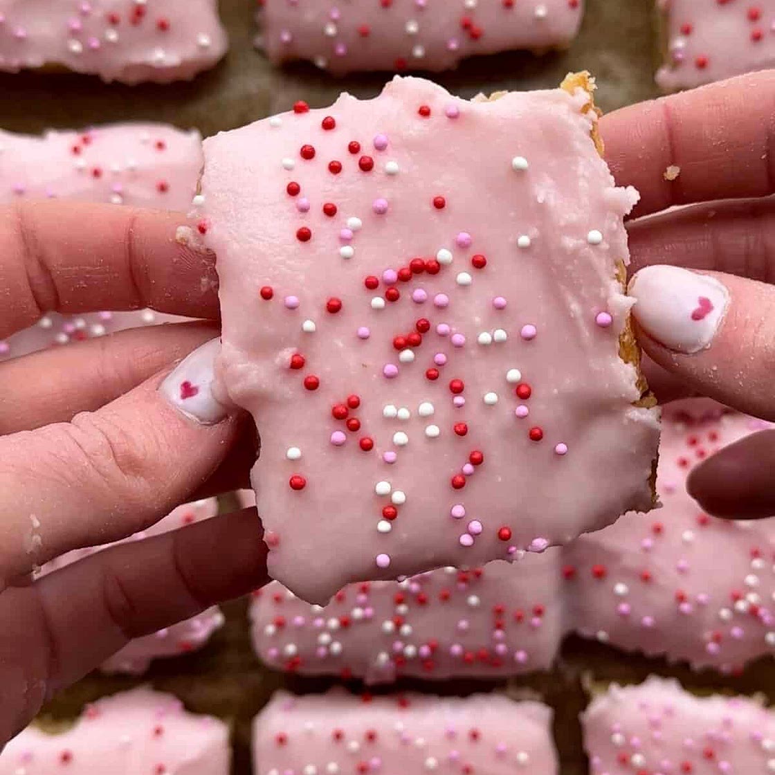 Delicious Sugar Cookie Bars: Easy-to-Make Treat for Any Occasion