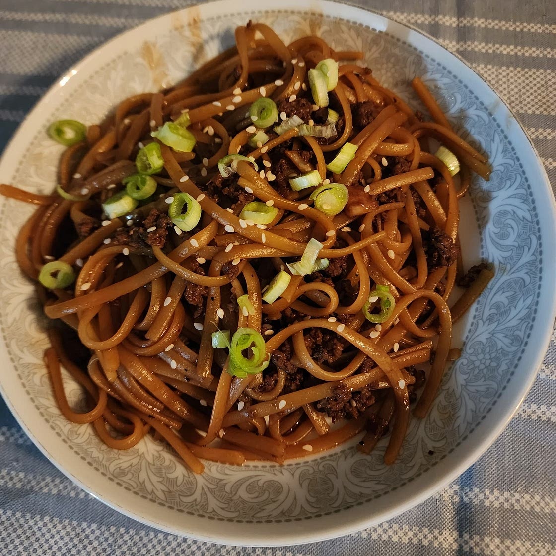 Easy Mongolian Ground Beef Noodles