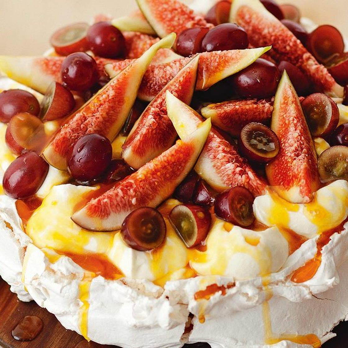 Autumn pavlova with sticky sauce