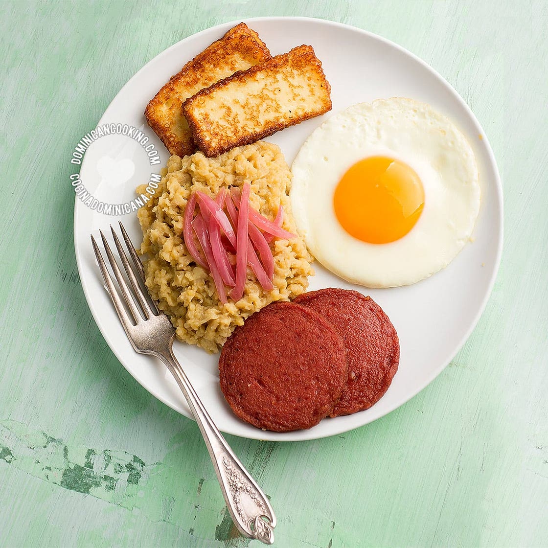 Mangu [Video+Recipe] Dominican Mashed Plantains