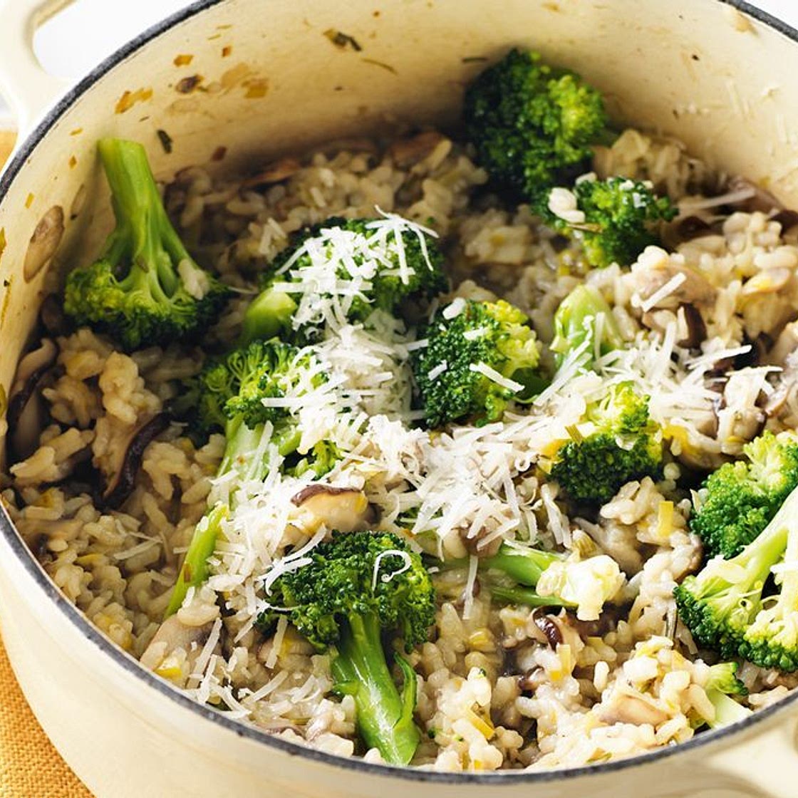 Oven-baked mushroom risotto