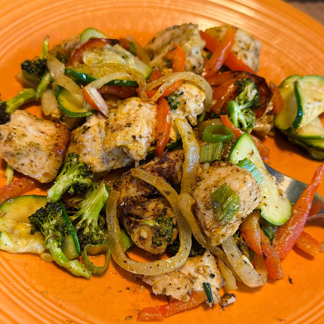 Healthy Air Fryer Chicken and Veggies (20 Minute!)
