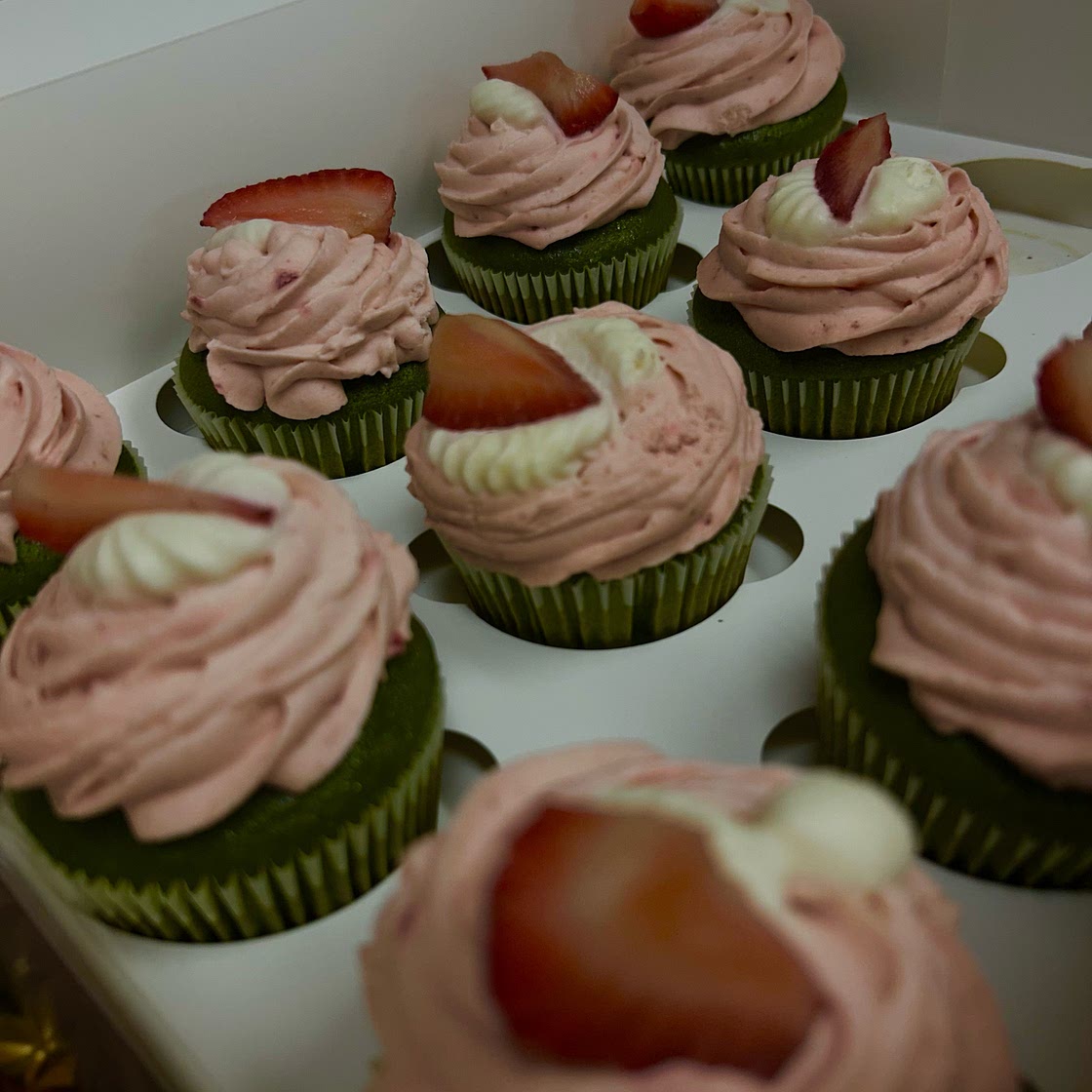 Strawberry Matcha Cupcakes 🍓🍵