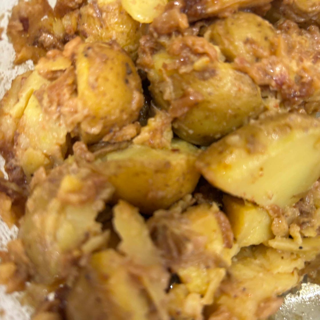Baby potatoes with onions 