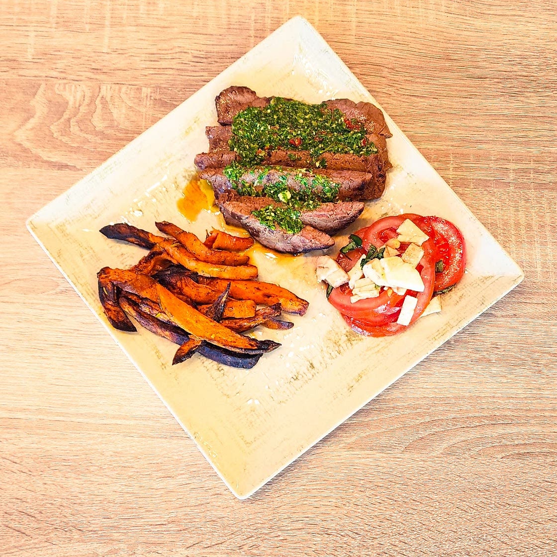 Bœuf argentin grillé, sauce chimichurri