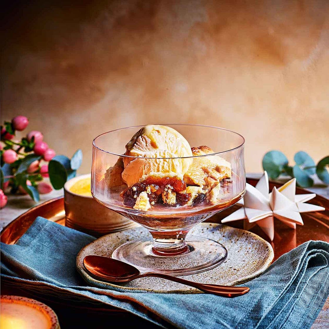 Mince pie affogato