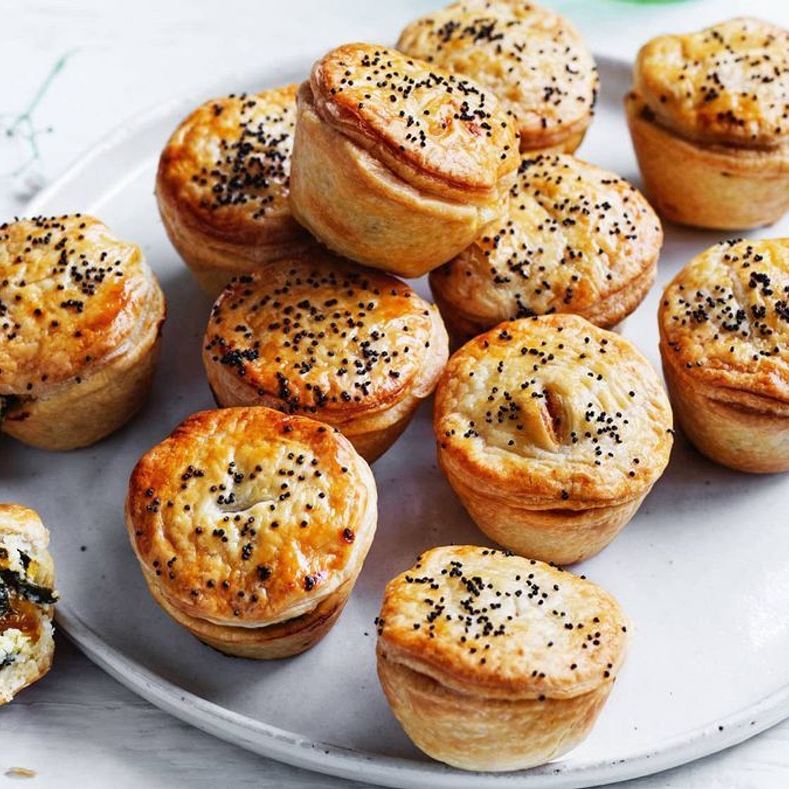 Spinach and pumpkin party pies recipe
