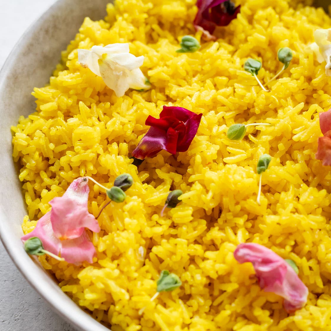 20-Minute Garlic Turmeric Rice