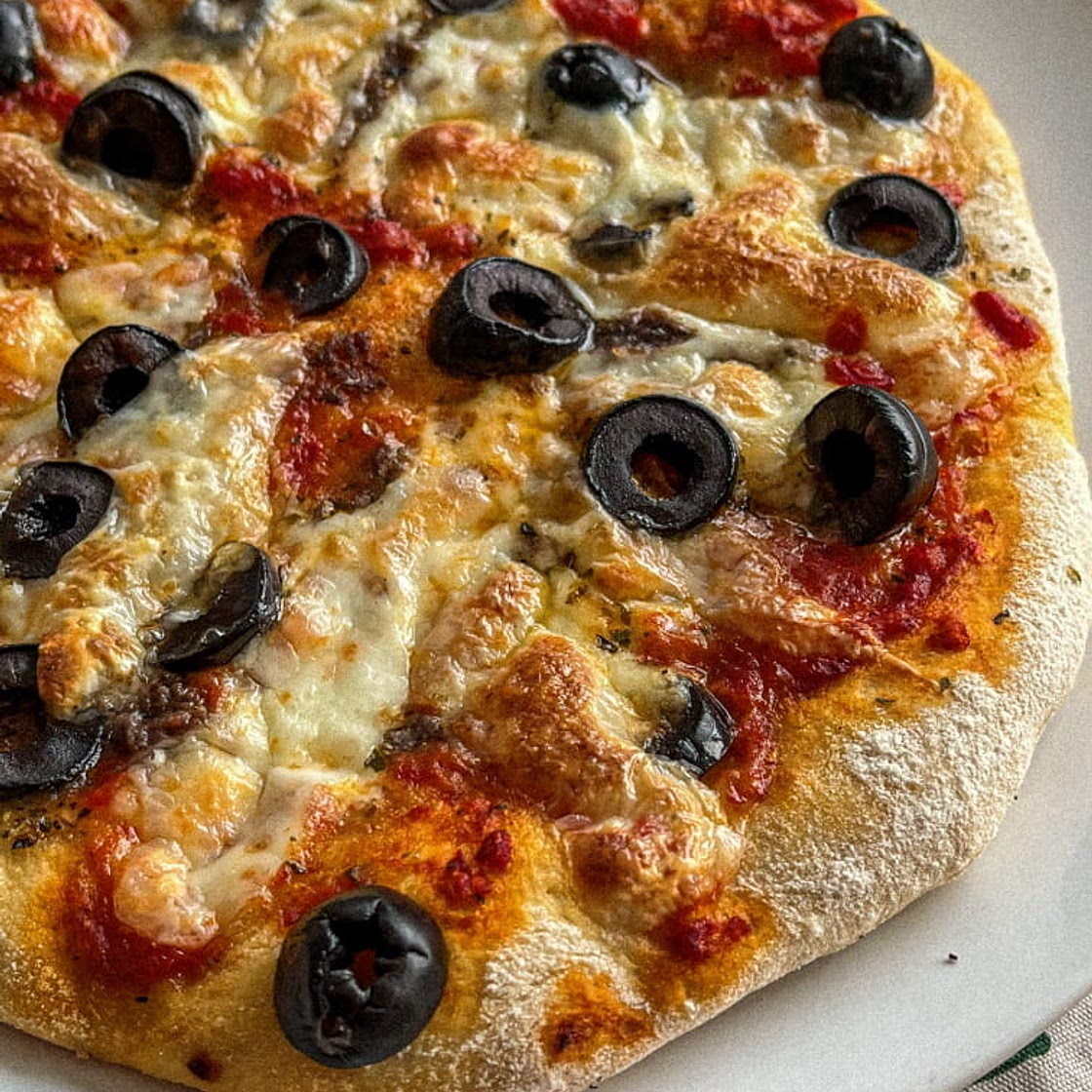 Mediterranean Anchovy Pizza
