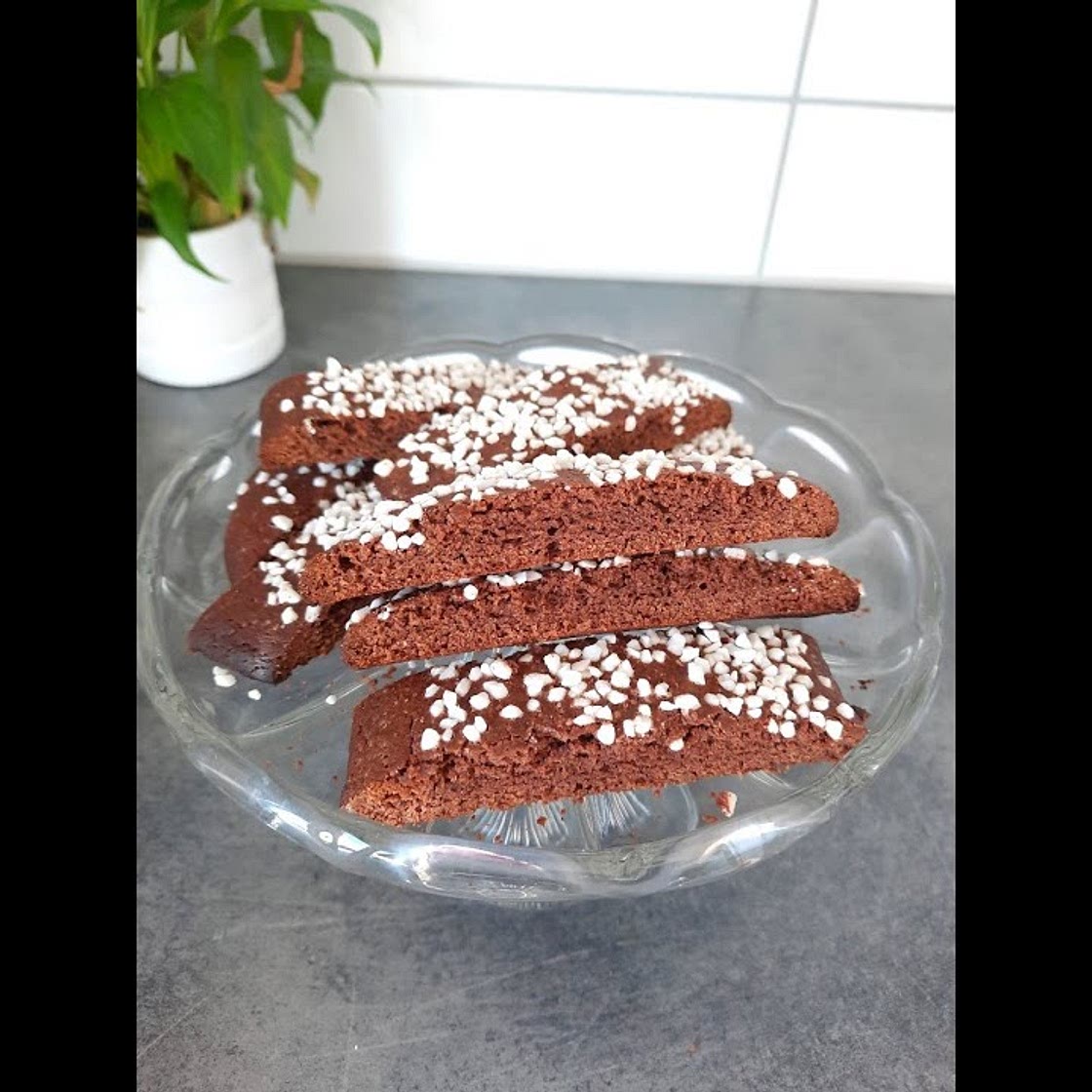Swedish Chocolate Cookies (Märtas Skurna Chokladkakor)