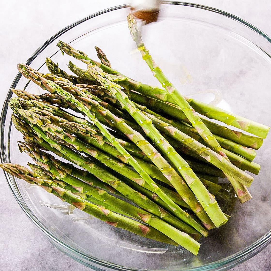 Brie, Asparagus, & Prosciutto Bundles