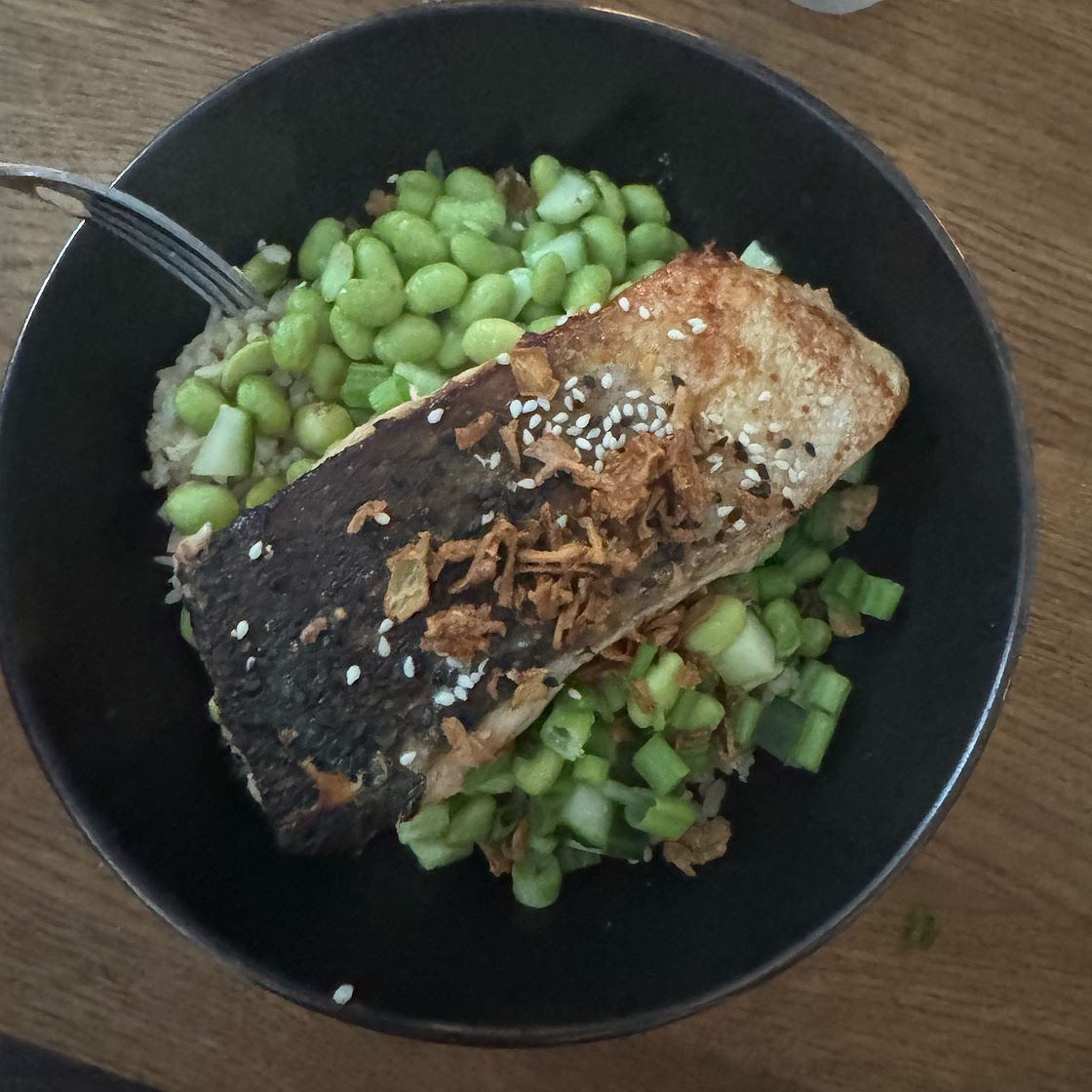 Zingy salmon & brown rice salad