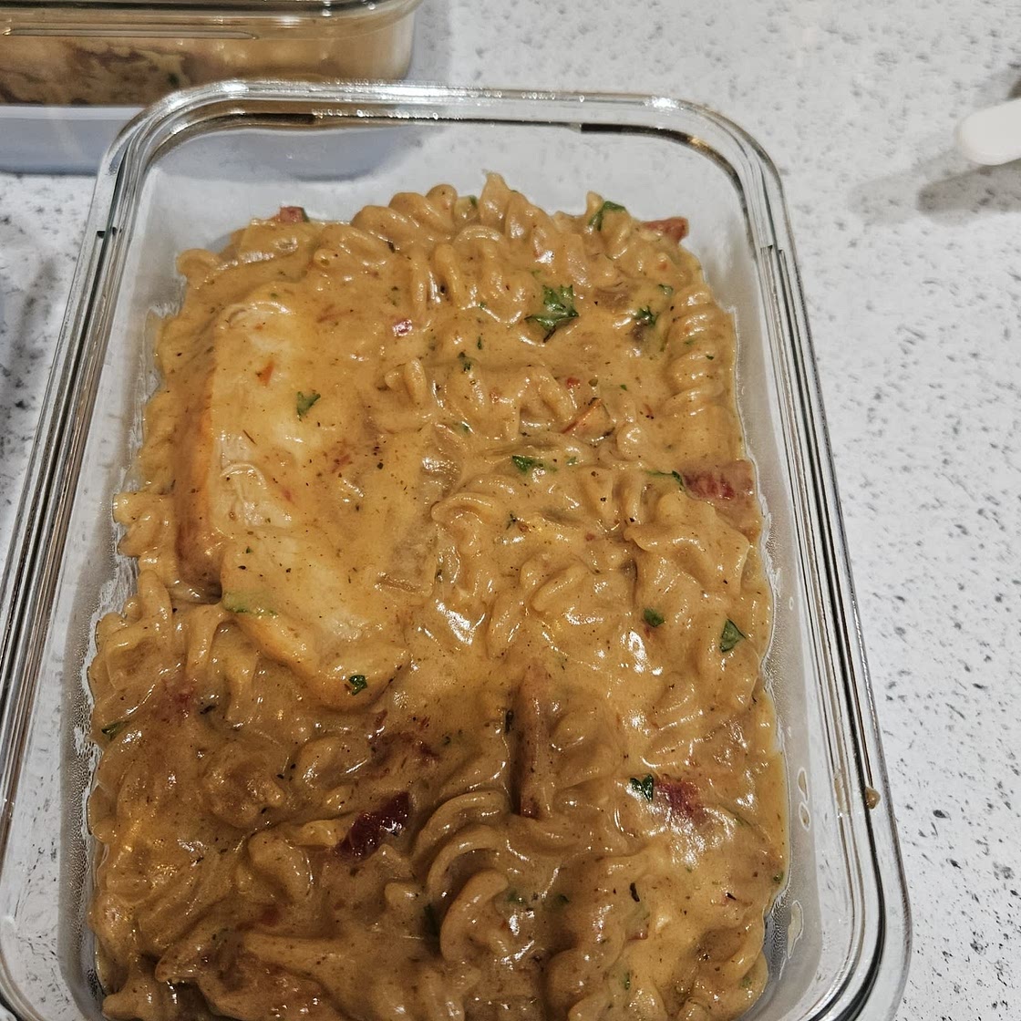 Tuscan Chicken Mac And Cheese (ONE POT, STOVE TOP)