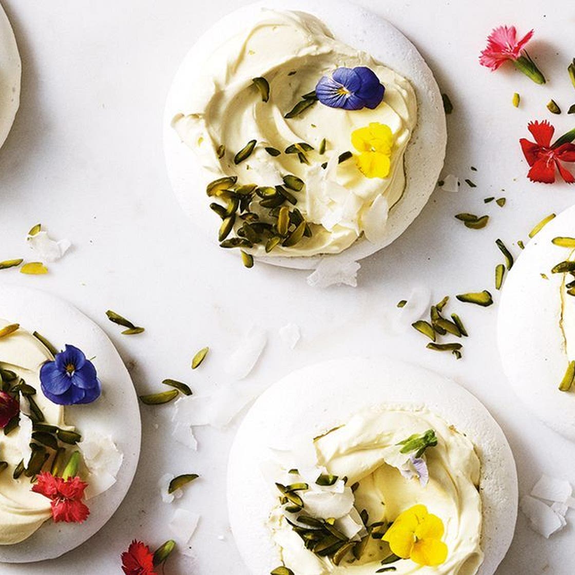 Vegan pavlova
