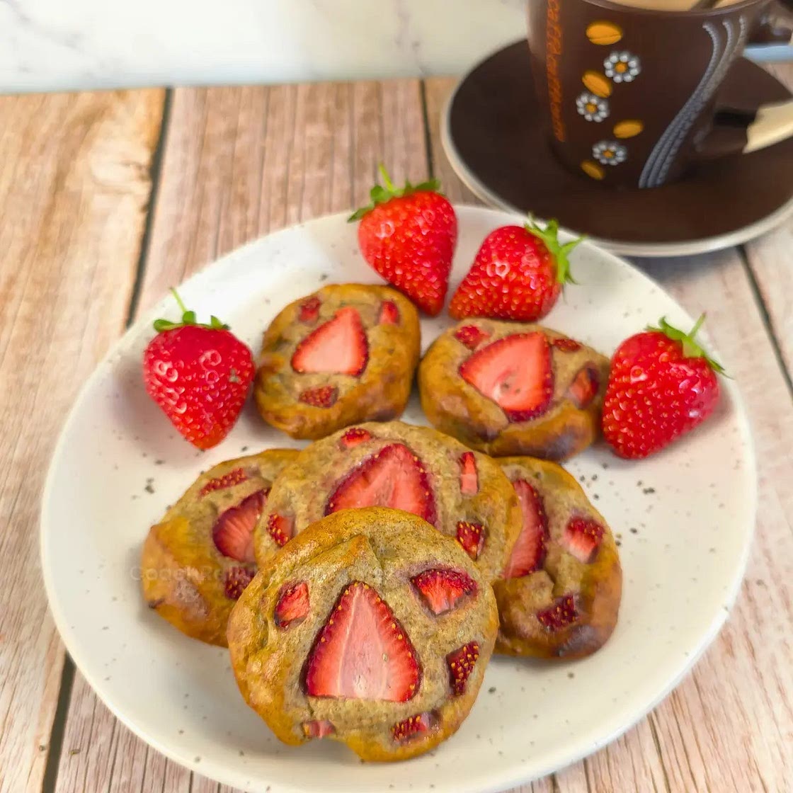 Strawberry Chia Seeds Keto Cottage Cheese Cookies