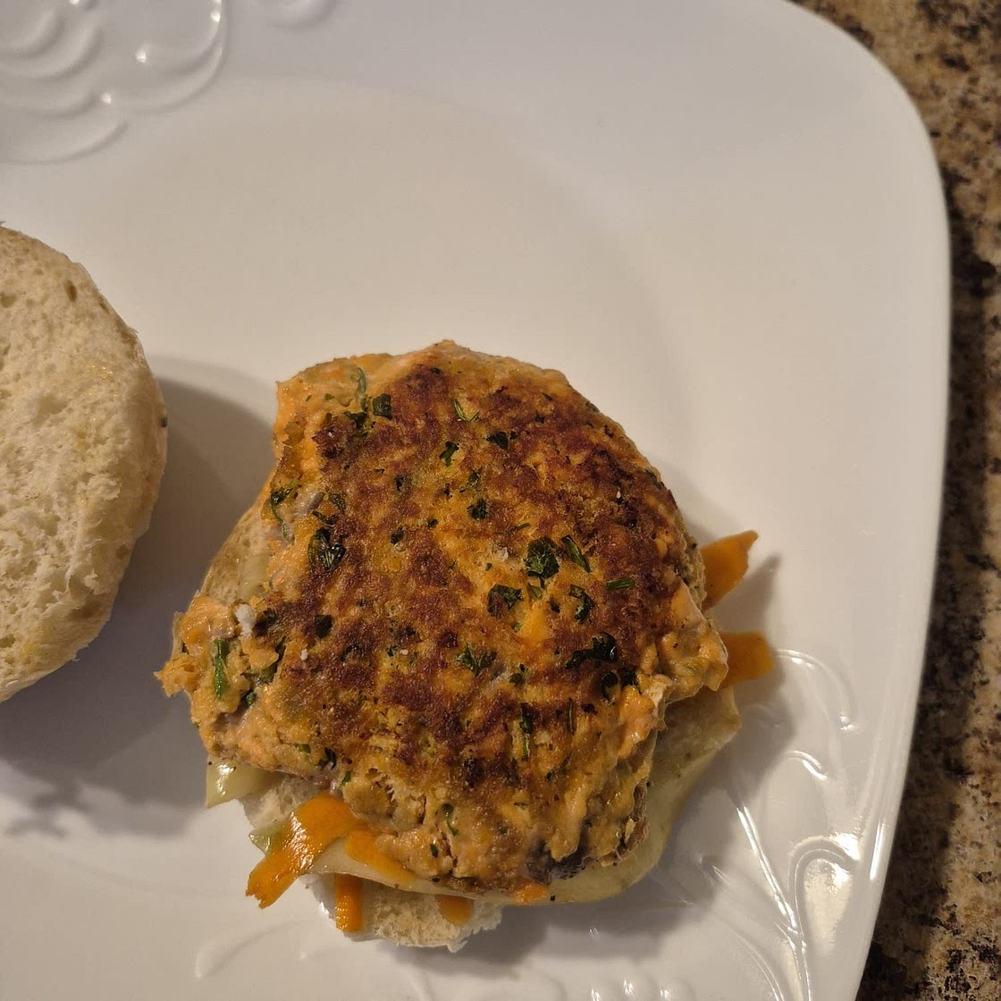 Superhealthy salmon burgers