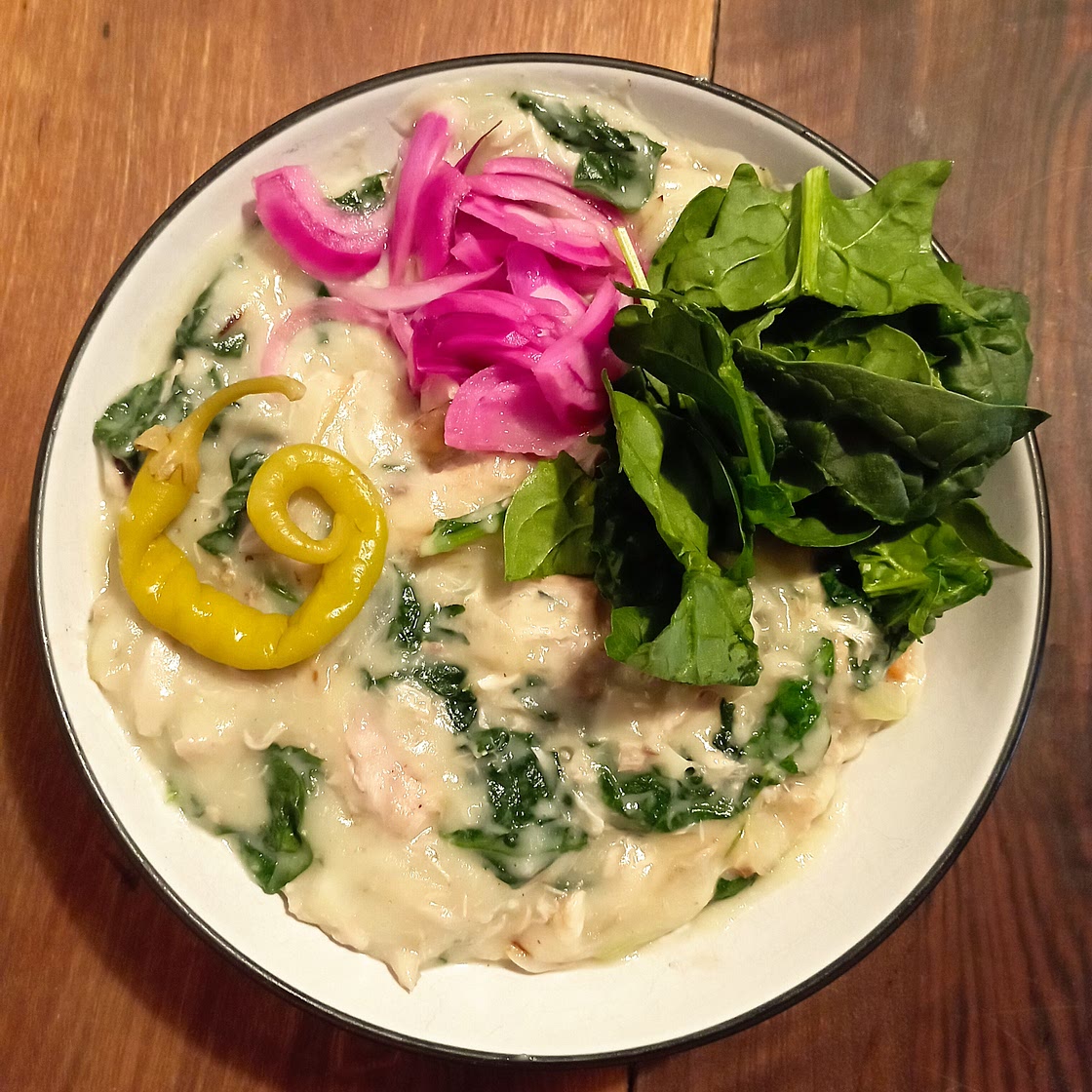 Veloute con pollo, roquefor y espinacas