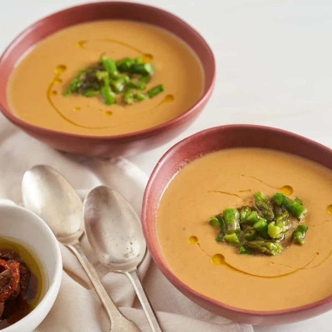 Aspargus and sundried tomatoes soup