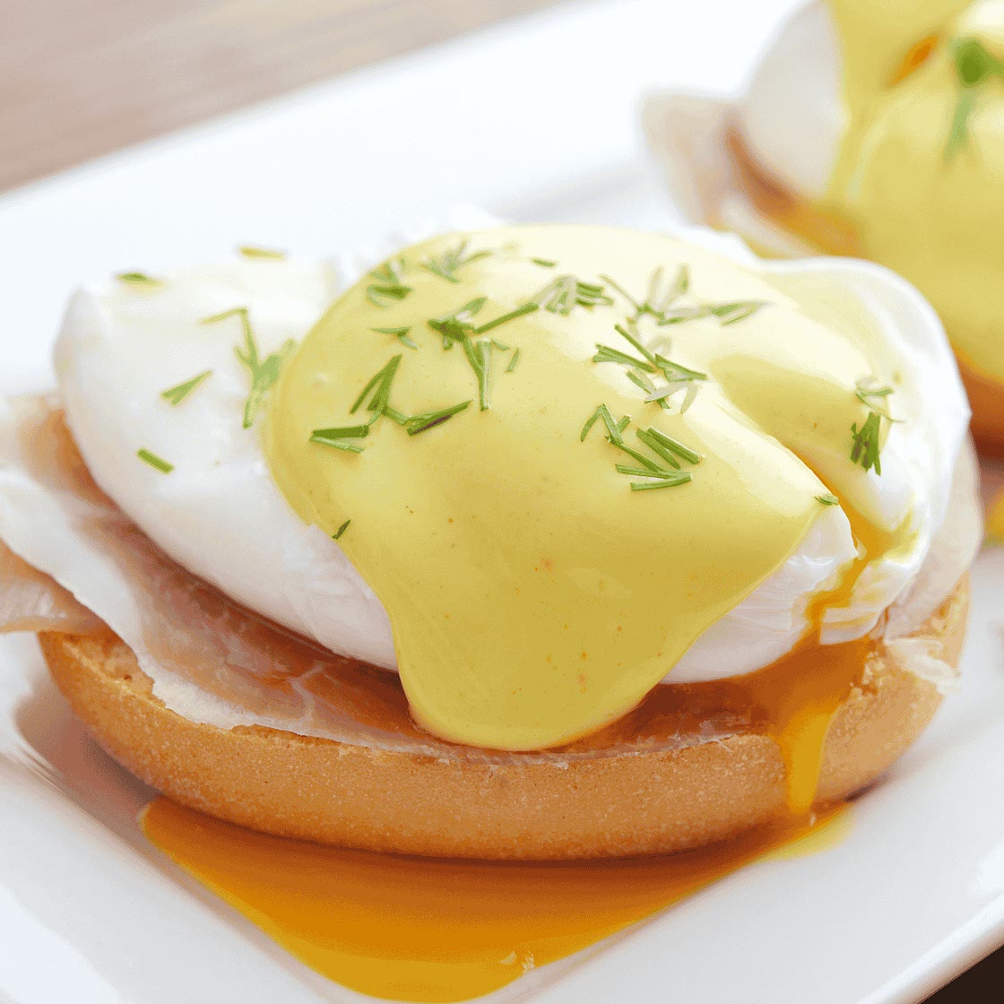 Eggs Benedict (Poached Eggs on English Muffin)