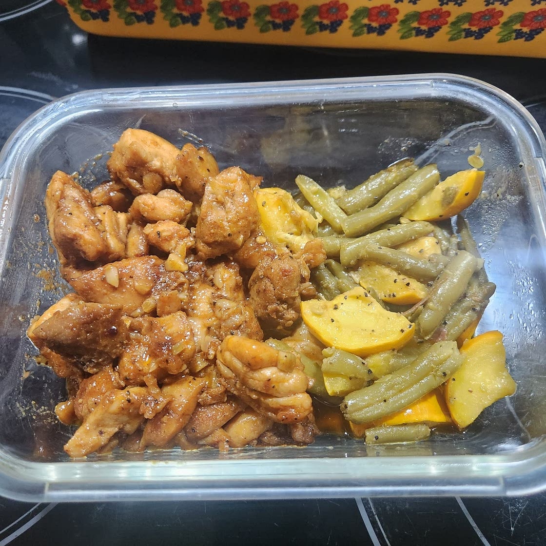 Lemon Garlic Butter Chicken and Green Beans Skillet
